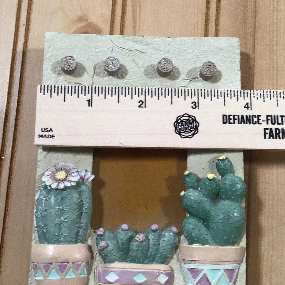 Green and Cream Cactus Accents‎ Picture Frame